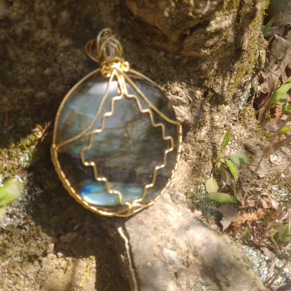 Large pendant - Picture 12 of 16